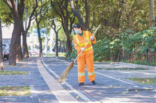 環衛技能大比拼，2分鐘就可以處理好路面死角垃圾