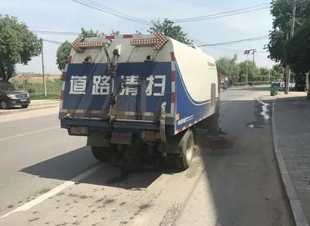 機械化清掃能出靚麗的市容 機械化清掃能出靚麗的市容