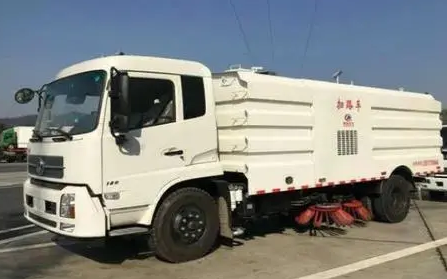 農村的道路清掃車已經上路了 農村的道路清掃車已經上路了